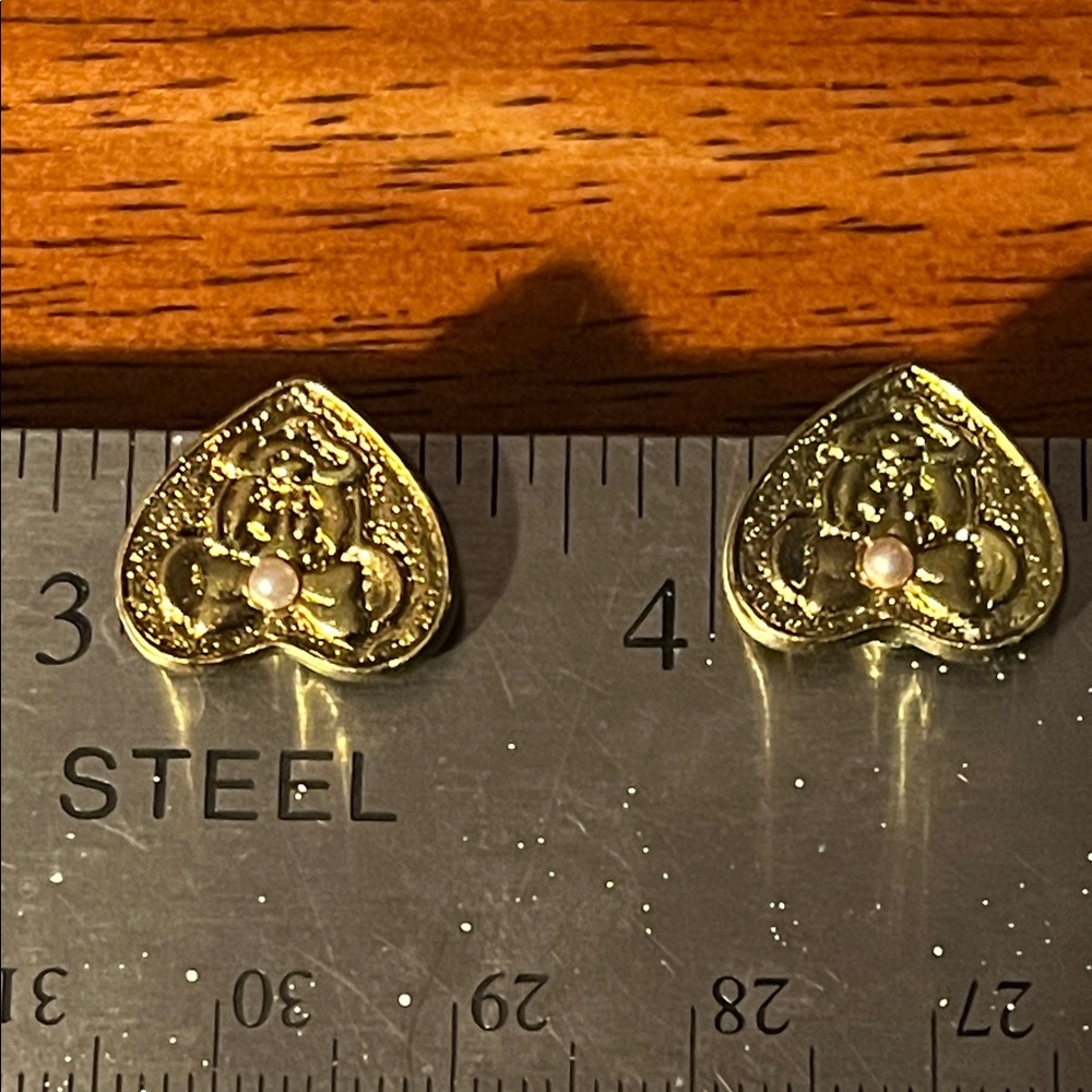 Disney Gold Heart Earrings with Minnie Mouse from Avon 80’s - Picture 5 of 5